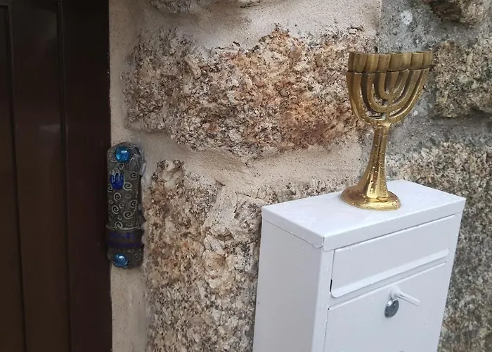 Isabel De Gouveia * Бельмонте